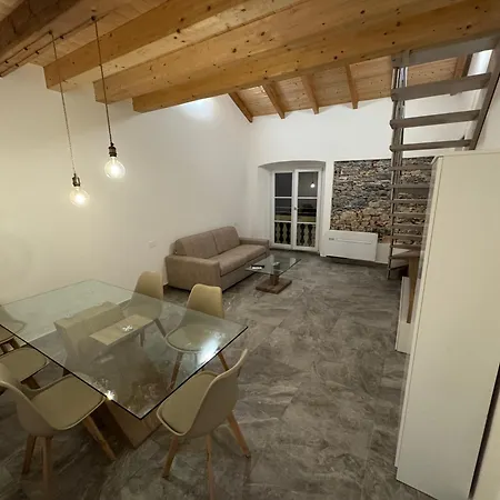 Nel Cuore Di La Spezia, 12 Persone!